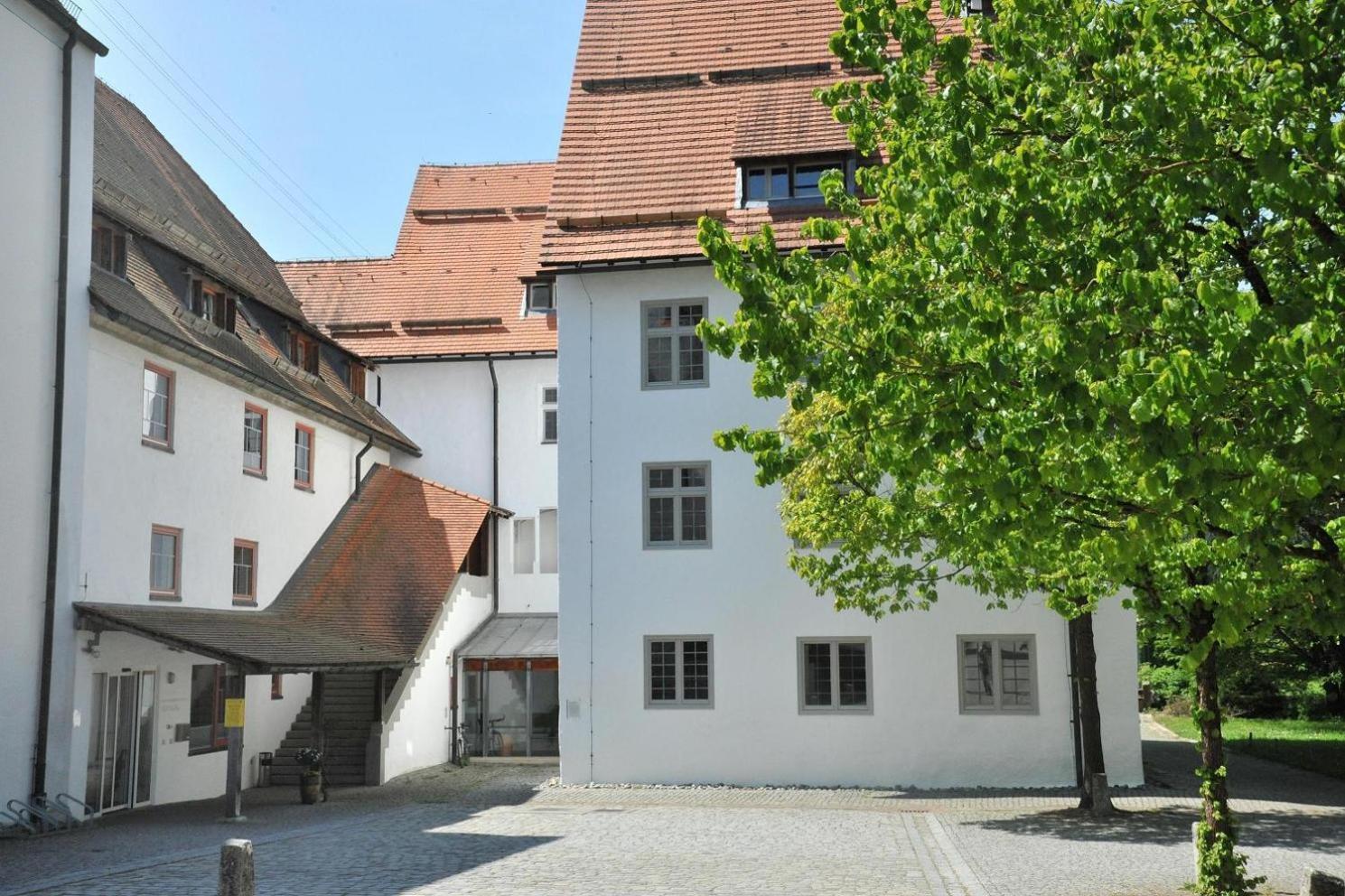 Tagungshaus Kloster Heiligkreuztal Altheim  Buitenkant foto