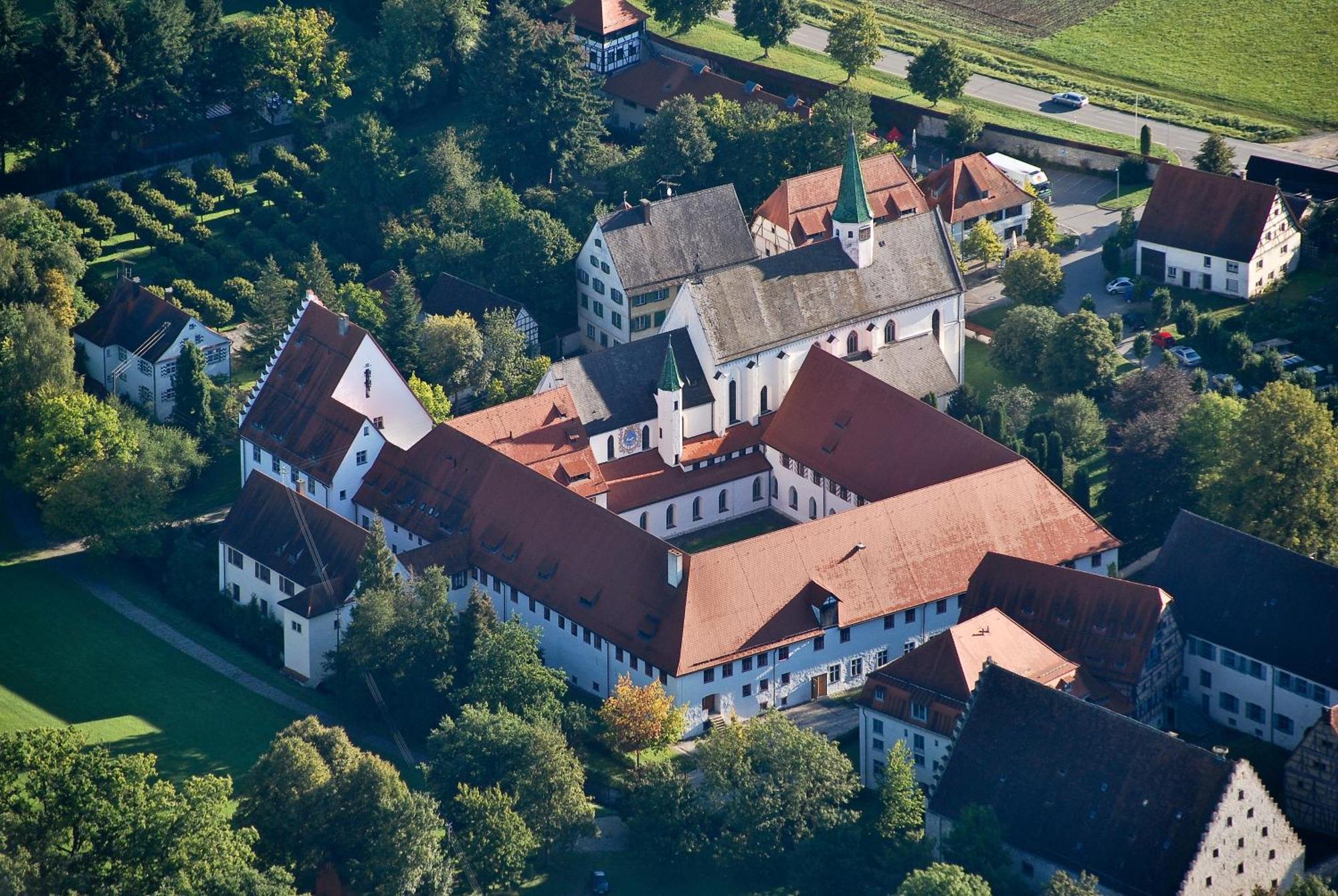 Tagungshaus Kloster Heiligkreuztal Altheim  Buitenkant foto