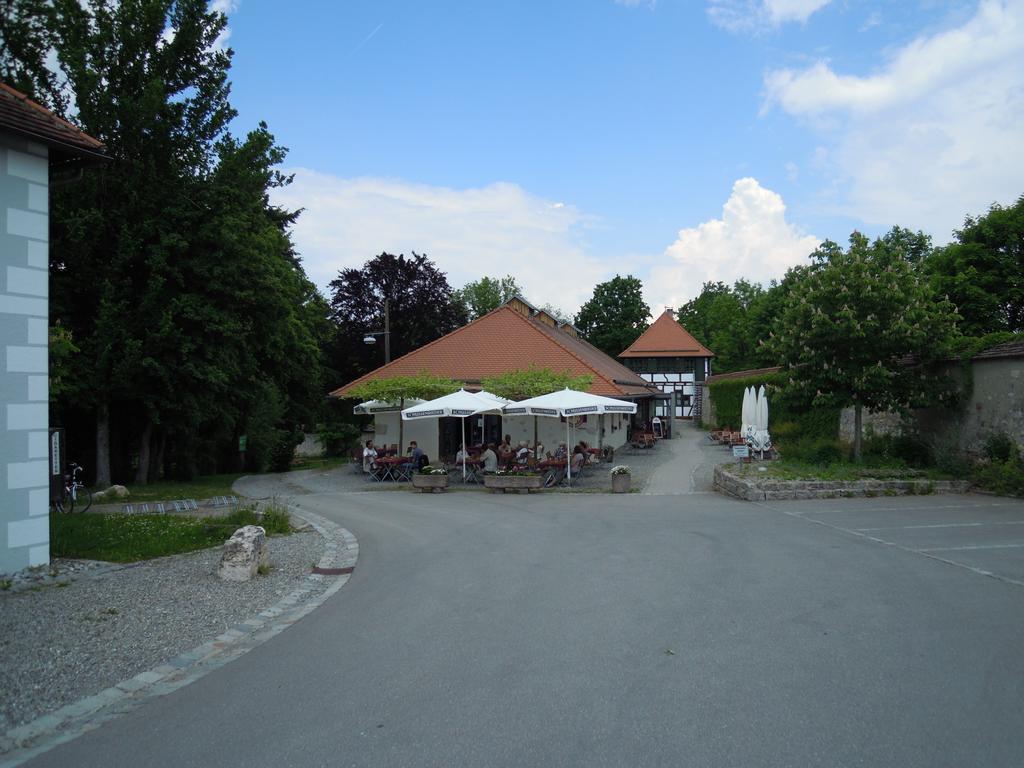 Tagungshaus Kloster Heiligkreuztal Altheim  Buitenkant foto