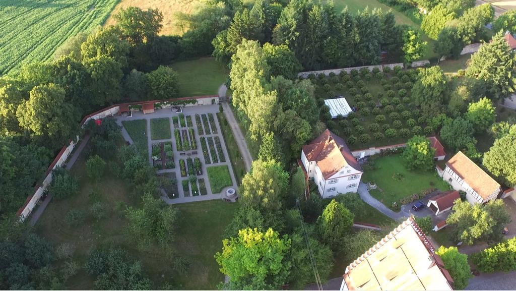 Tagungshaus Kloster Heiligkreuztal Altheim  Buitenkant foto
